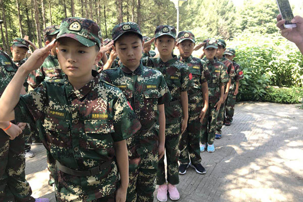 奥德曼成都军事夏令营，让孩子体验别样暑期
