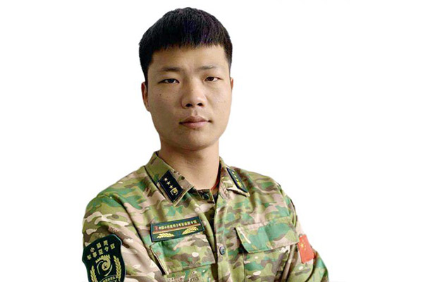 黄民主